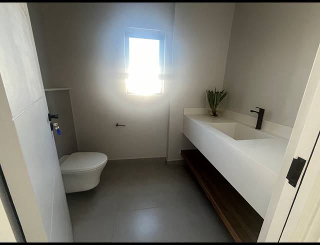 3 BEDROOM HOUSE FOR SALE IN SANDOWN
